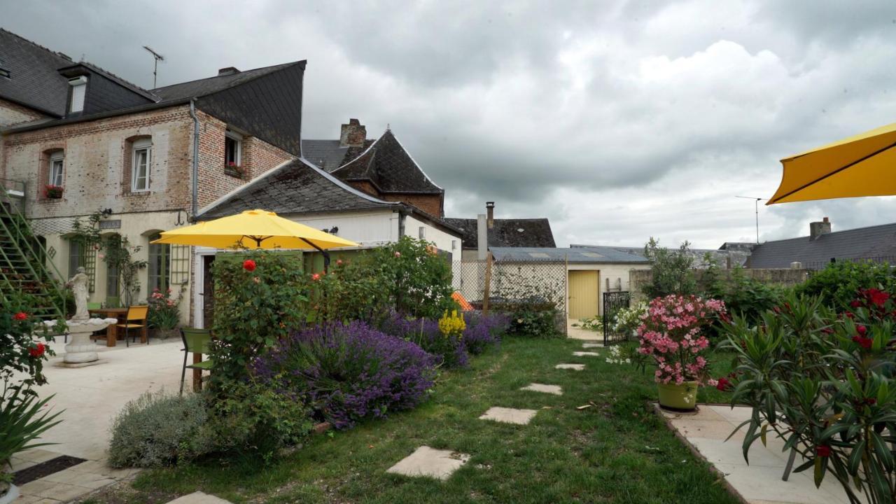 Bed and Breakfast Au Chapitre Rozoy-sur-Serre Esterno foto